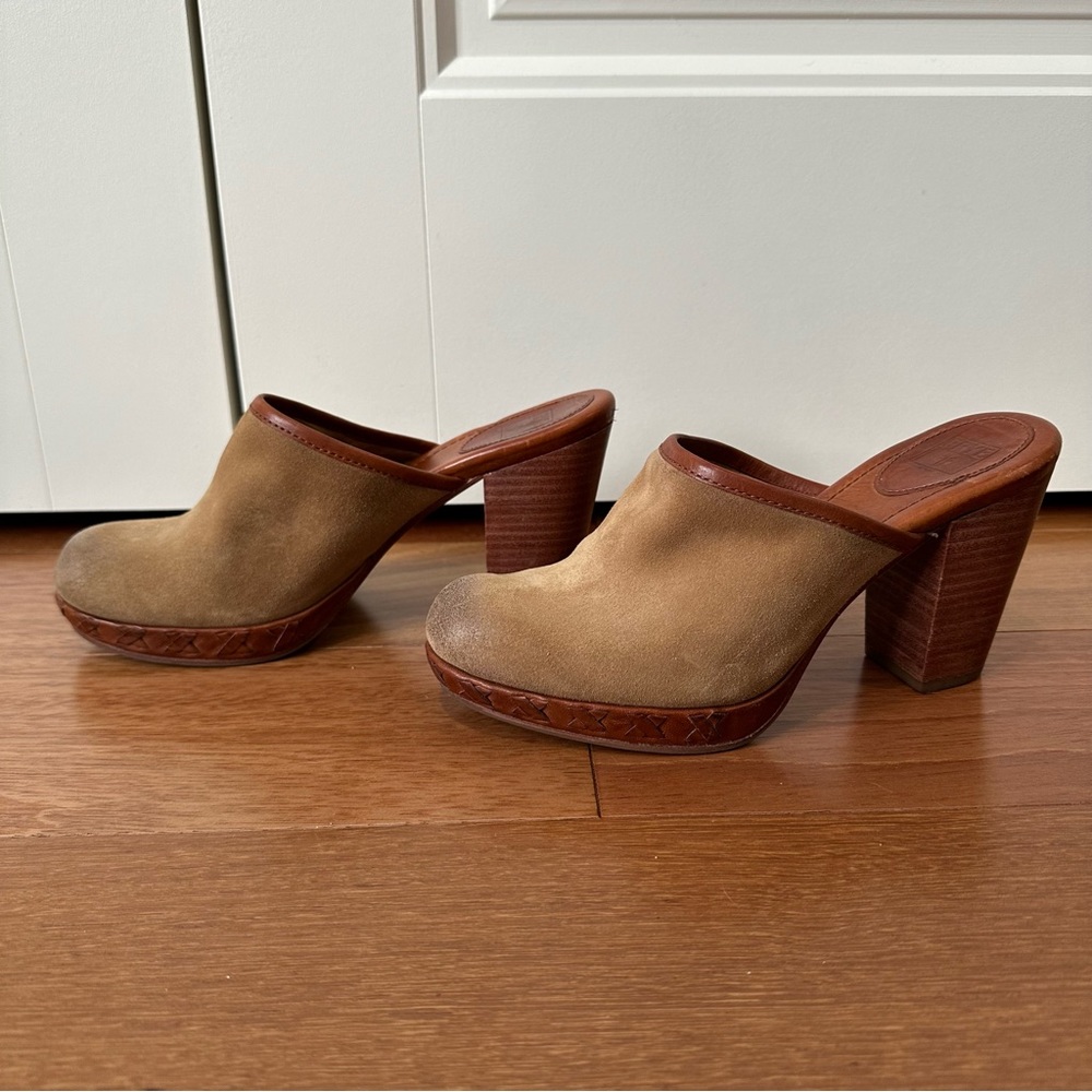 Frye Suede Leather Clogs Size 8.5M Heeled Chestnut and Light Brown 70s Style